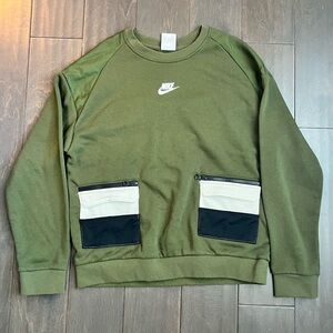 NWOT Youth Nike Crewneck Sweatshirt